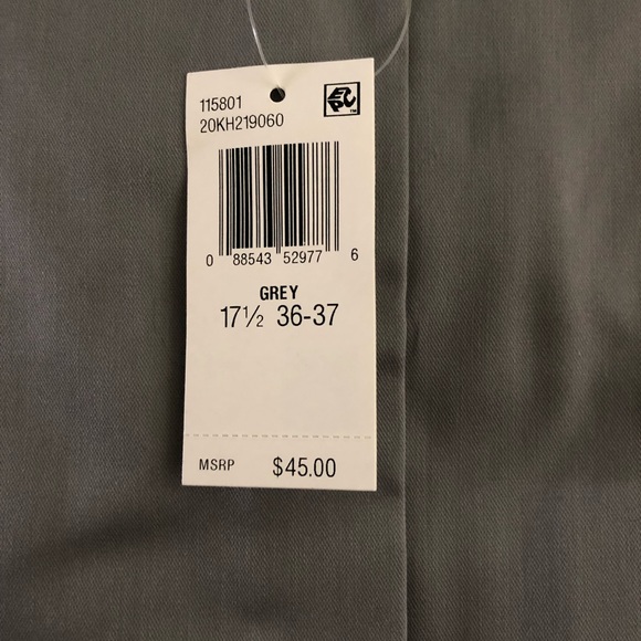 Men’s Van Heusen Dress Shirt - Picture 4 of 4